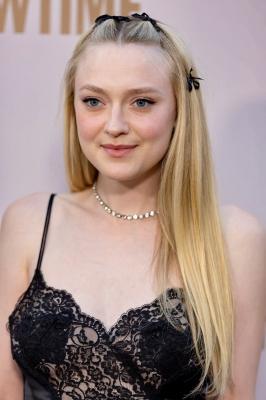 dakotafanningdaily-thefirstladypremiere-017.jpg