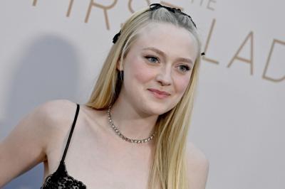 dakotafanningdaily-thefirstladypremiere-026.jpg