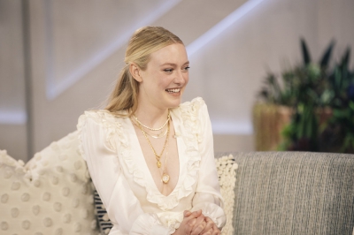dakotafanningdaily-thekellyclarksonshow-001.jpg