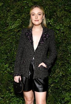 dakotafanningdaily-chaneldinner-05.jpg