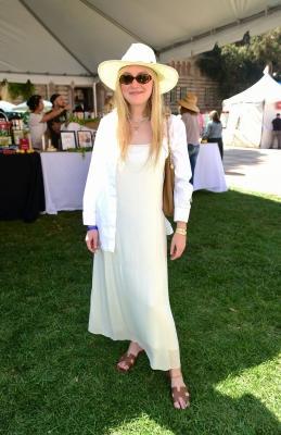 dakotafanningdaily-lalovesalexslemonade-009.jpg
