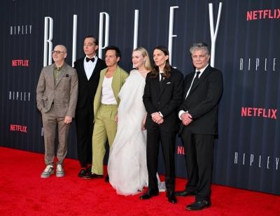 dakotafanningdaily-ripleylapremiere-0011.jpg