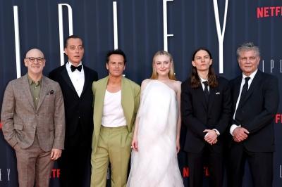 dakotafanningdaily-ripleylapremiere-0018.jpg