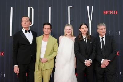 dakotafanningdaily-ripleylapremiere-0027.jpg