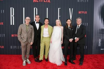 dakotafanningdaily-ripleylapremiere-0028.jpg