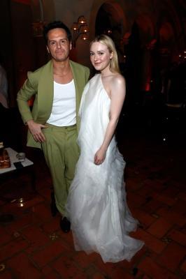 dakotafanningdaily-ripleylapremiere-0070.jpg