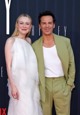 dakotafanningdaily-ripleylapremiere-0074.jpg