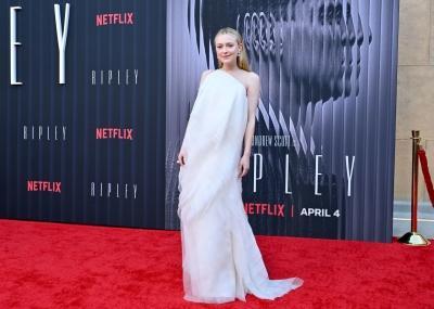 dakotafanningdaily-ripleylapremiere-0116.jpg
