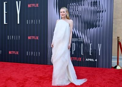 dakotafanningdaily-ripleylapremiere-0117.jpg