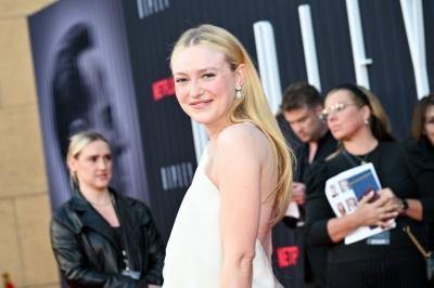 dakotafanningdaily-ripleylapremiere-0128.jpg