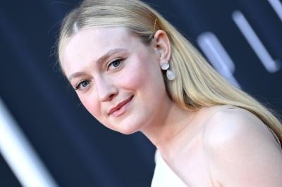 dakotafanningdaily-ripleylapremiere-0132.jpg