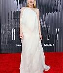 dakotafanningdaily-ripleylapremiere-0100.jpg