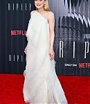 dakotafanningdaily-ripleylapremiere-0103.jpg