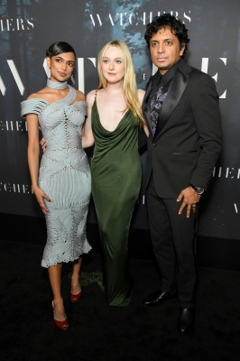 dakotafanningdaily-thewatchersnypremiere-0045.jpg