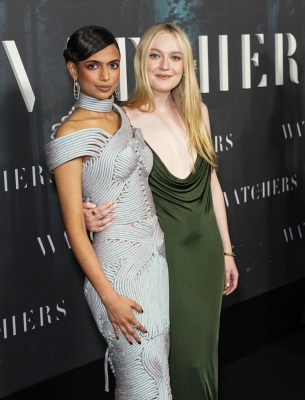 dakotafanningdaily-thewatchersnypremiere-0052.jpg