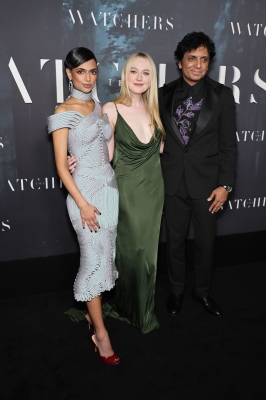 dakotafanningdaily-thewatchersnypremiere-0088.jpg