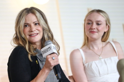 dakotafanningdaily-varietytvfest-006.jpg