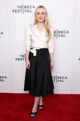 dakotafanningdaily-mastermindtothinklikeakillerpremiere-013.jpg