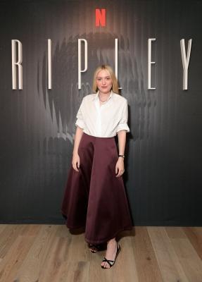 dakotafanningdaily-ripleylatastemakerevent-03.jpg