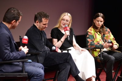 dakotafanningdaily-sagaftrapresentsripley-008.jpg
