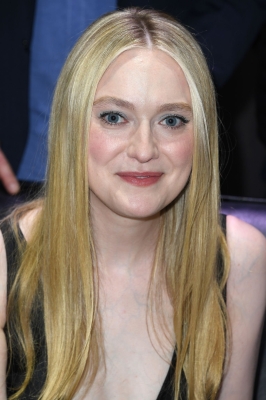 dakotafanningdaily-atasofficialripleycreening-0081.jpg