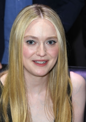 dakotafanningdaily-atasofficialripleycreening-0088.jpg