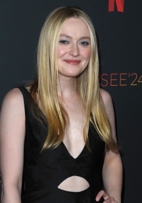 dakotafanningdaily-atasofficialripleycreening-0095.jpg