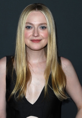 dakotafanningdaily-atasofficialripleycreening-0100.jpg