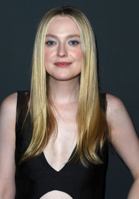 dakotafanningdaily-atasofficialripleycreening-0108.jpg