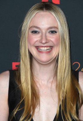 dakotafanningdaily-atasofficialripleycreening-0123.jpg