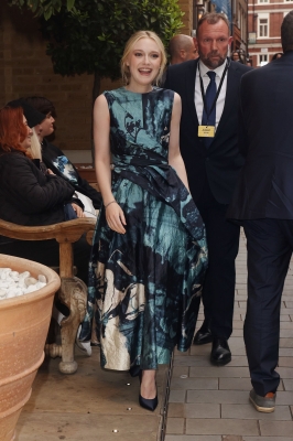 dakotafanningdaily-outsidethewatched_speacialscreeninginlondon-001.jpg
