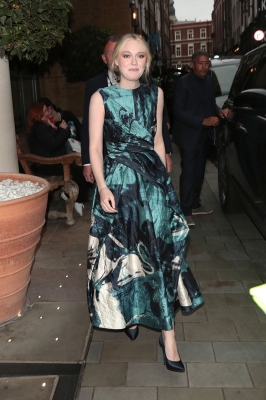 dakotafanningdaily-outsidethewatched_speacialscreeninginlondon-003.jpg