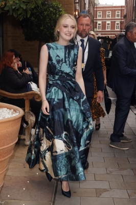 dakotafanningdaily-outsidethewatched_speacialscreeninginlondon-005.jpg