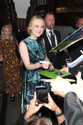 dakotafanningdaily-outsidethewatched_speacialscreeninginlondon-015.jpg
