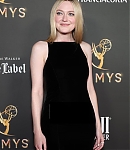 dakotafanningdaily-76themmysperformernomineecelebration-008.jpg
