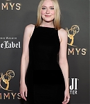 dakotafanningdaily-76themmysperformernomineecelebration-010.jpg