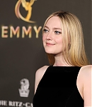 dakotafanningdaily-76themmysperformernomineecelebration-011.jpg