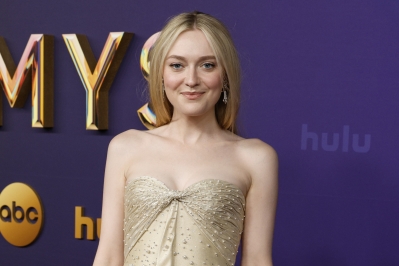 dakotafanningdaily-76themmyawards-028.jpg