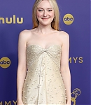 dakotafanningdaily-76themmyawards-038.jpg