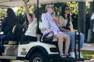 dakotafanningdaily-outandaboutinmiami-044.jpg