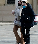dakotafanningdaily-outandaboutinvenice-038.jpg