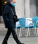 dakotafanningdaily-outandaboutinvenice-041.jpg