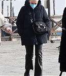 dakotafanningdaily-outandaboutinvenice-057.jpg