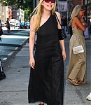 dakotafanningdaily-outinnewyork-002.jpg