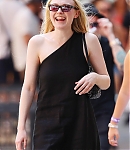 dakotafanningdaily-outinnewyork-013.jpg