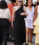 dakotafanningdaily-outinnewyork-015.jpg