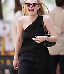 dakotafanningdaily-outinnewyork-017.jpg