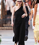 dakotafanningdaily-outinnewyork-019.jpg