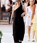 dakotafanningdaily-outinnewyork-022.jpg