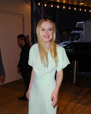 dakotafanningdaily-arrivingatthetodayshow-053.jpg
